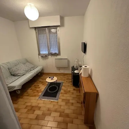 A Deux Pas De La Gare Сет