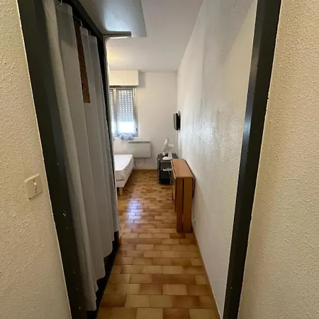 A Deux Pas De La Gare Apartment *